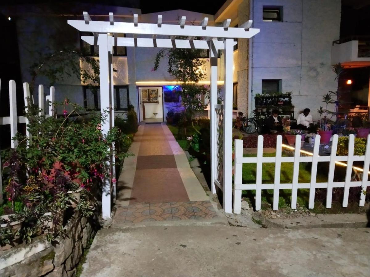Hotel Seven Roads Kodaikanal Exteriör bild
